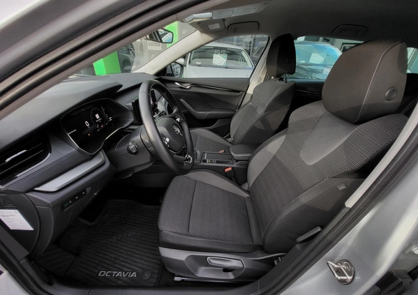 Skoda Octavia cena 97999 przebieg: 77400, rok produkcji 2020 z Radzyń Podlaski małe 407